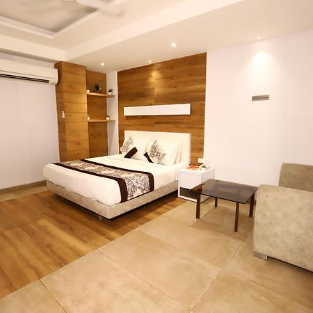 Hotel Kelvish Free Airport Pickup New Delhi Bagian luar foto
