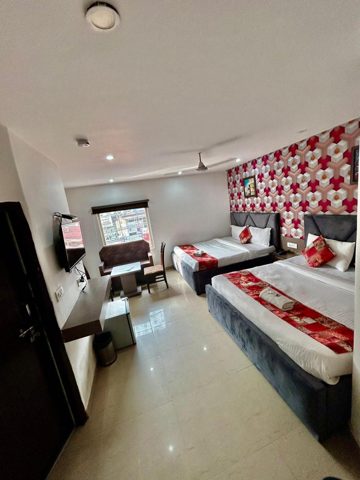 Hotel Kelvish Free Airport Pickup New Delhi Bagian luar foto