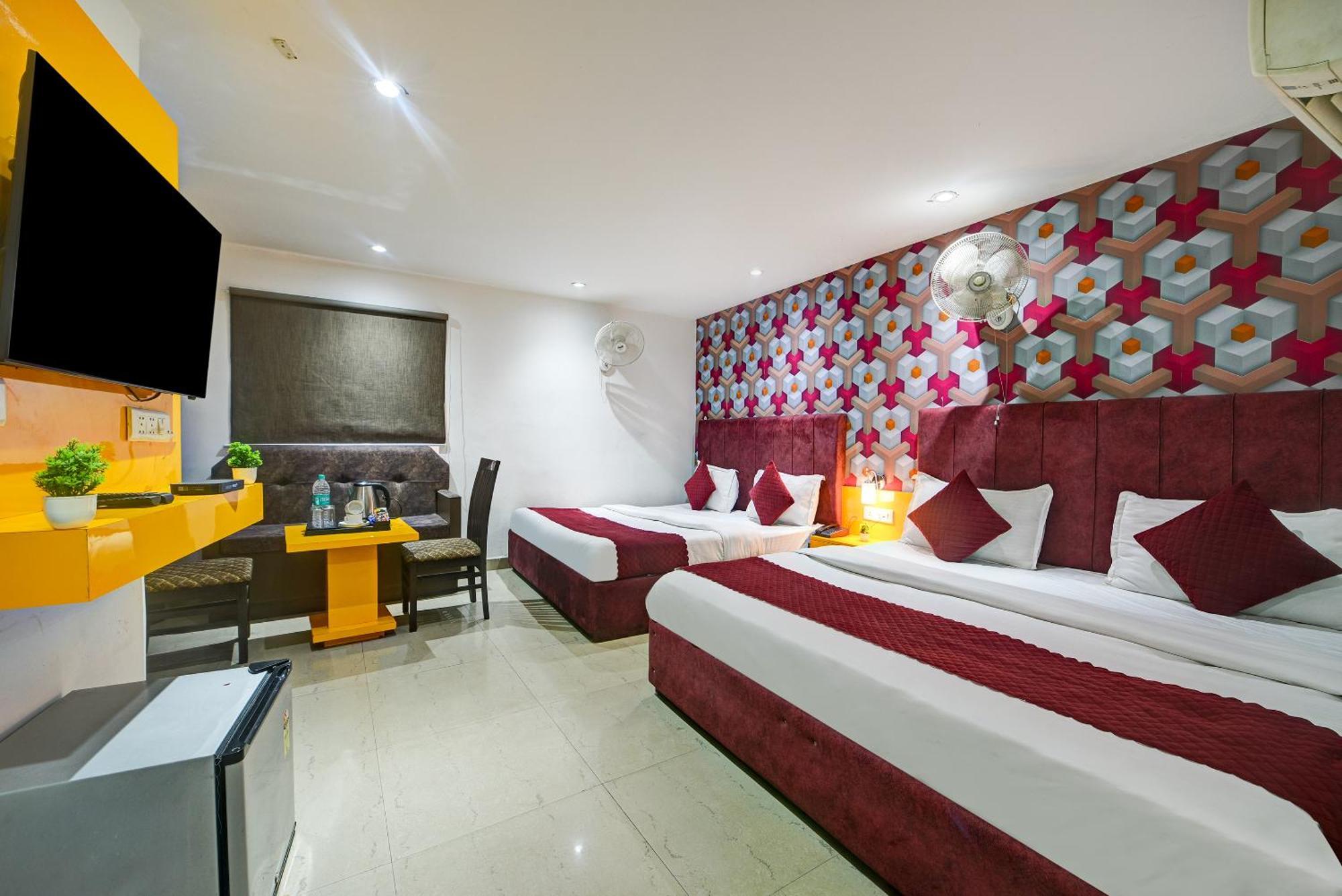 Hotel Kelvish Free Airport Pickup New Delhi Bagian luar foto