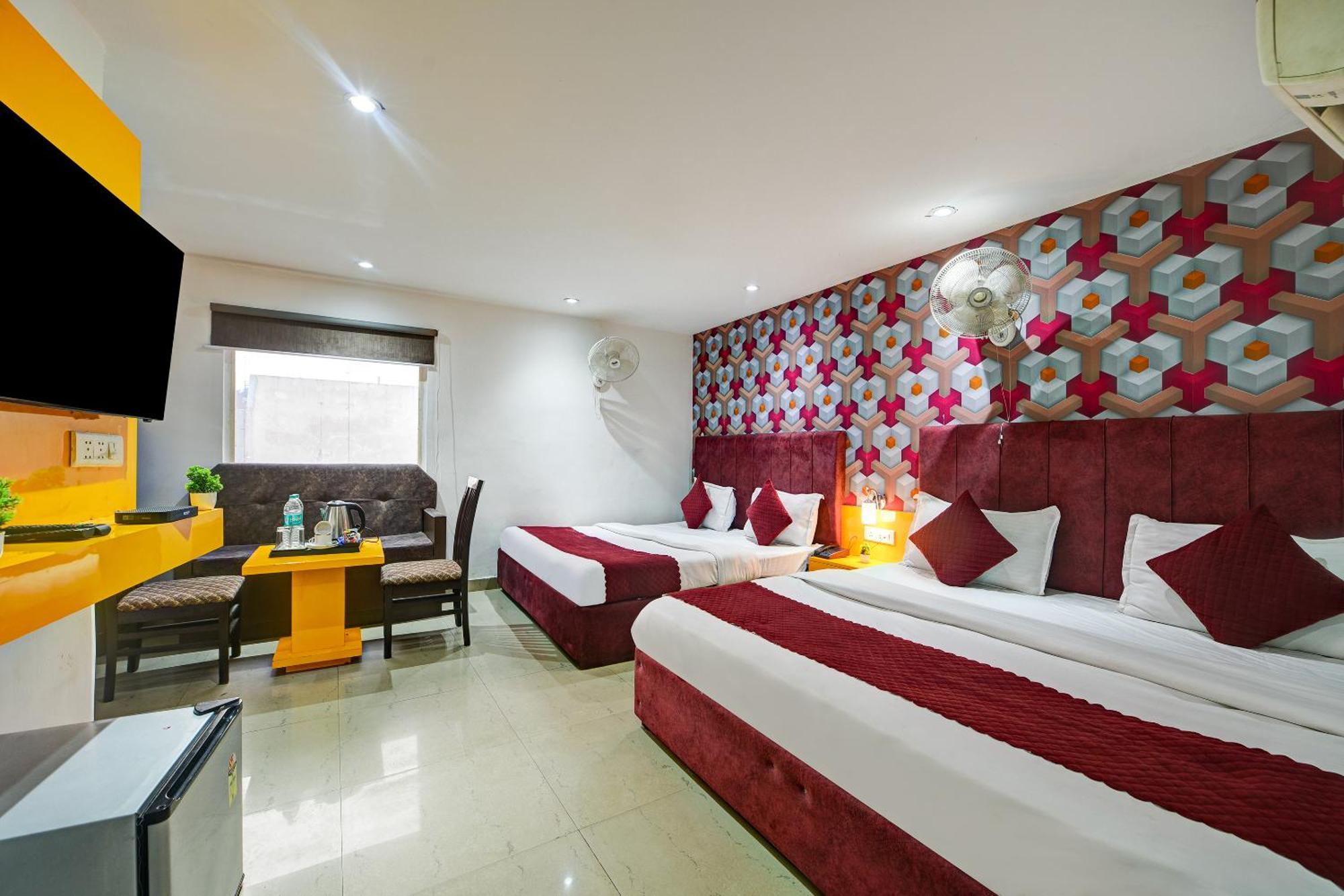 Hotel Kelvish Free Airport Pickup New Delhi Bagian luar foto