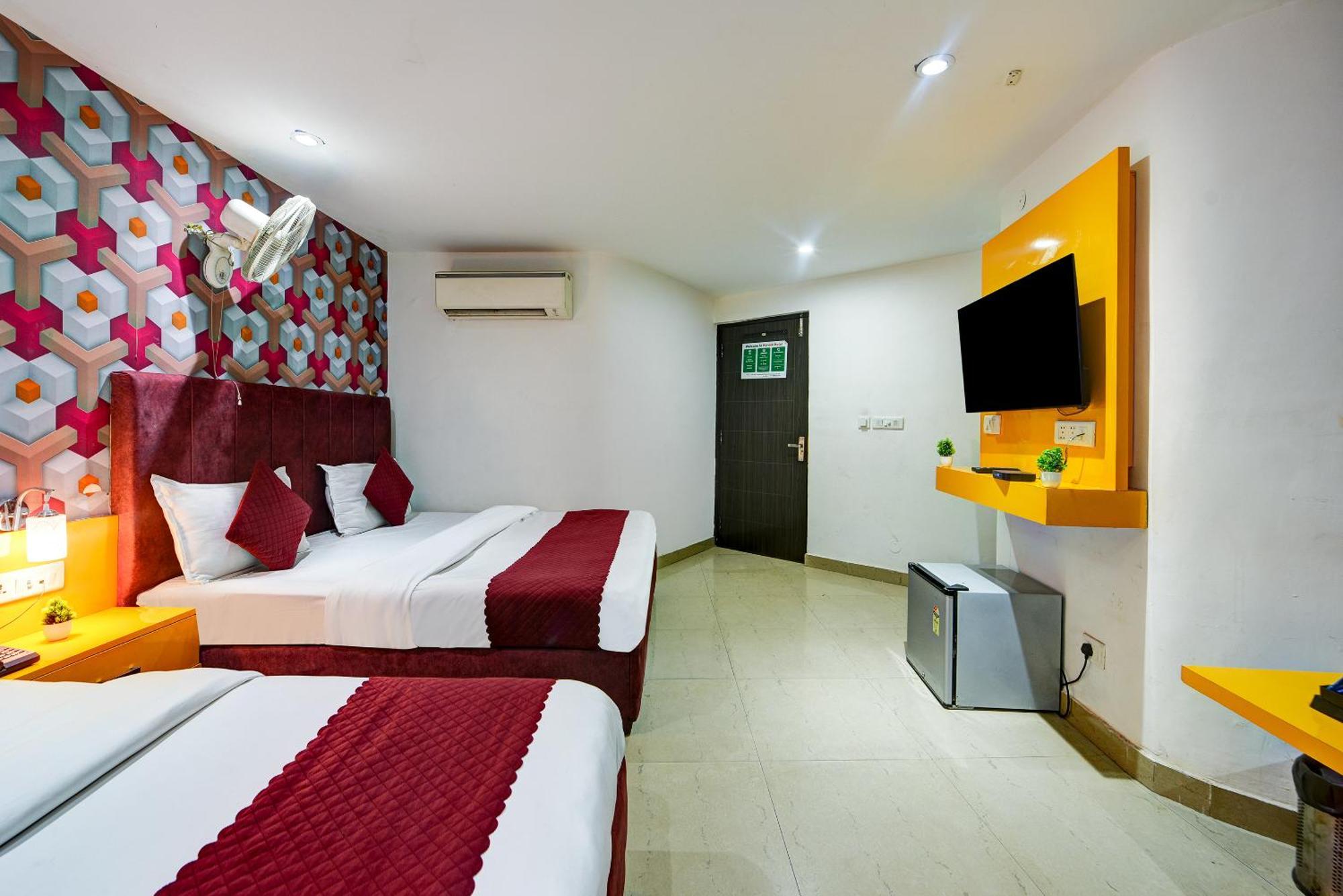 Hotel Kelvish Free Airport Pickup New Delhi Bagian luar foto